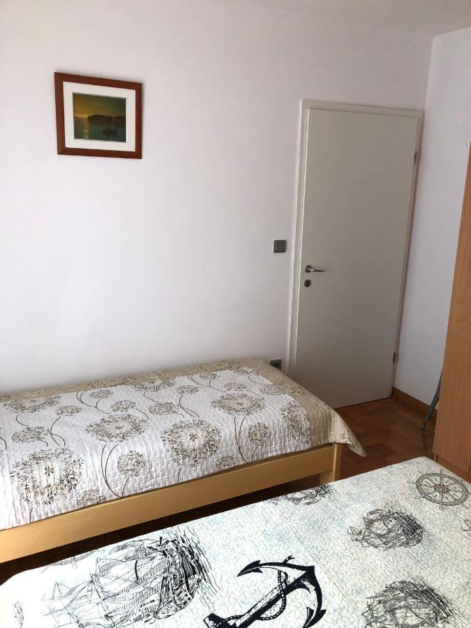 Vito & Rocco Apartment Malinska Ngoại thất bức ảnh